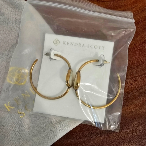 *Rare* Kendra Scott Margot Hoop Earrings Abalone Vintage Gold - Picture 3 of 3